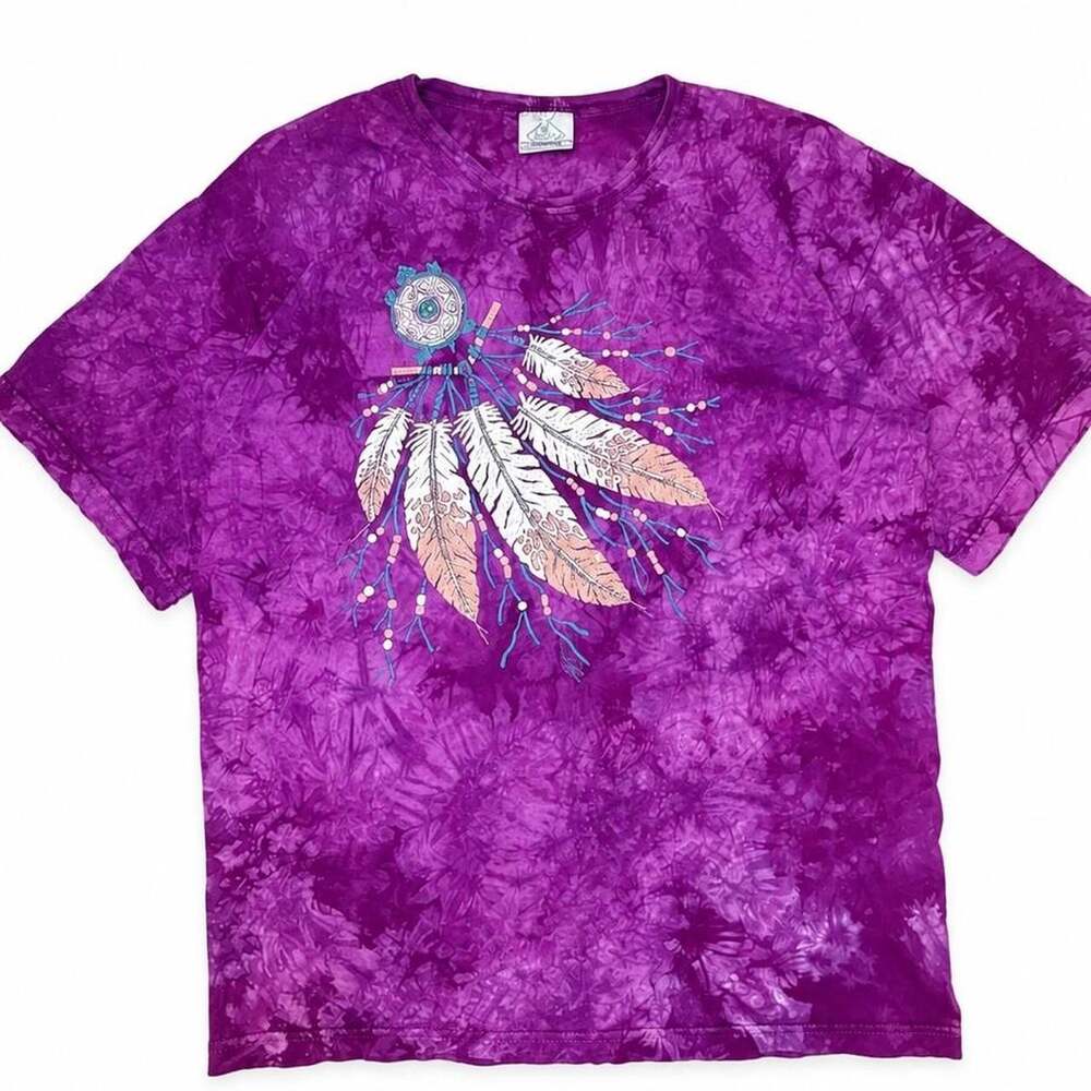 Lynée Apparel Vintage Purple Tie-Dye Dreamcatcher Graphic T-Shirt